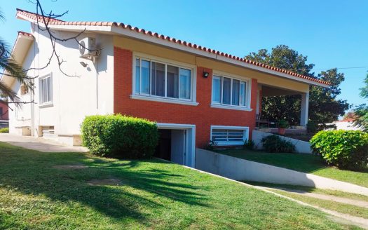 Estupenda Casa en Shangrilá, Cercano a Rambla Costanera