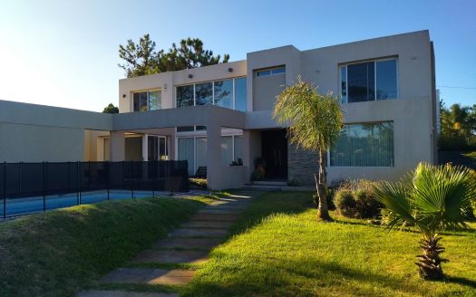 Estupenda Casa en Punta Pinares