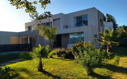 Estupenda Casa en Punta Pinares