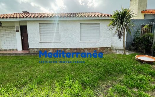 Casa En Alquiler Con Amplio Terreno y Galpon Multiproposito En Shangrila Sur A Dos cuadras De La Playa