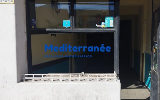 Alquiler de local en inmejorable ubicación en la Ciudad Vieja